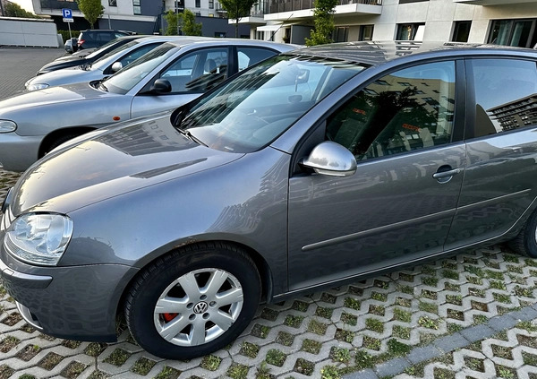 Volkswagen Golf cena 17900 przebieg: 305000, rok produkcji 2006 z Łódź małe 172